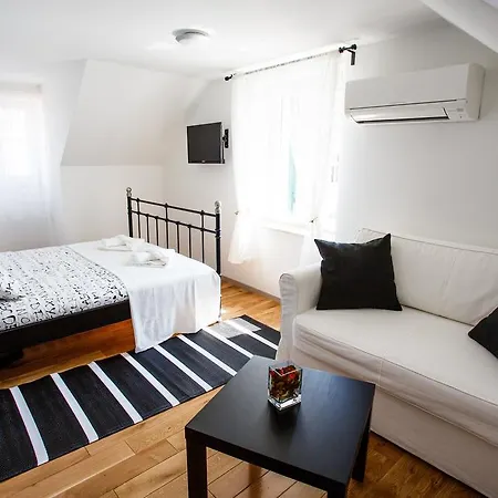 Apartment Neva Old Town