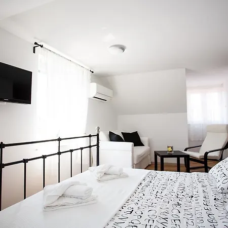 Neva Old Town Apartment Split